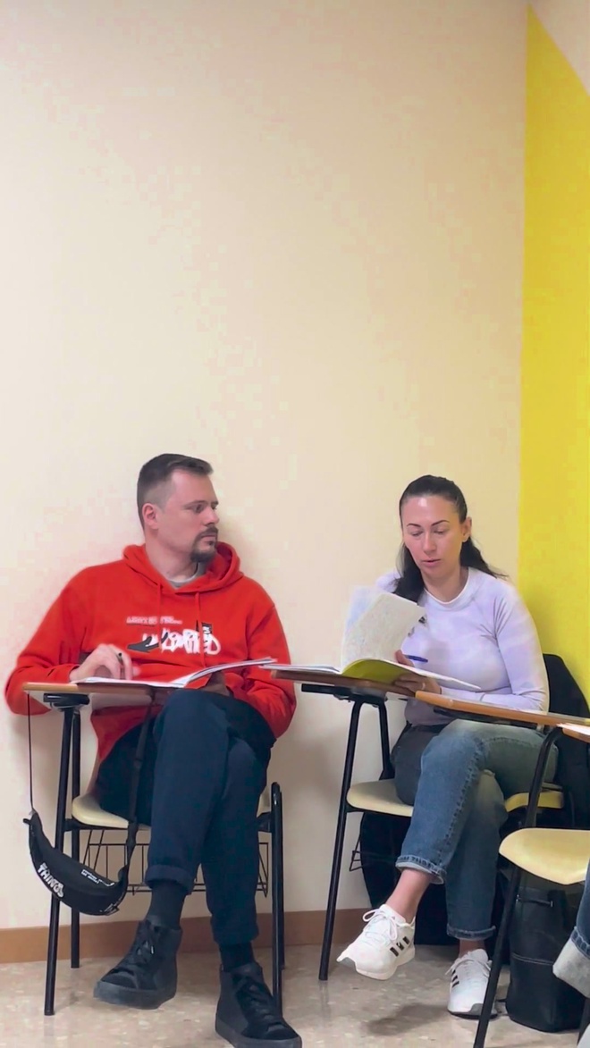 One-to-one Spanish lesson: teacher and student face to face