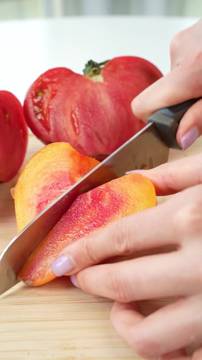 Белковый салат с заправкой из феты