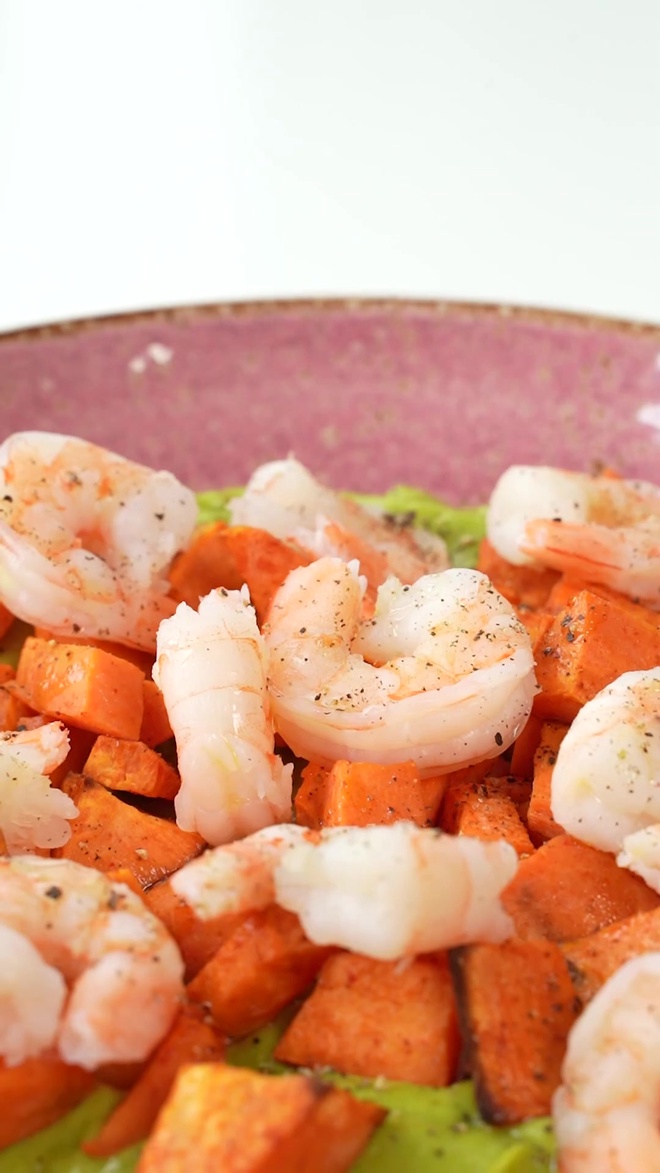 Гуакамоле с бататом и креветками