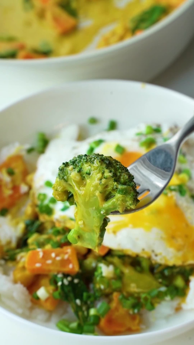 Карри-Боул с рисом, нутом и овощами