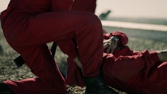Бумажный дом S01E05