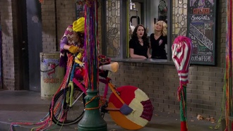 Две девицы на мели S04E04