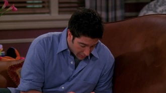 Друзья S09E07. Эпизод с неуместной песней Росса