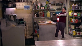 Две девицы на мели S04E17