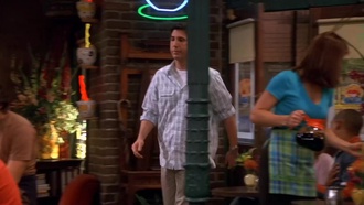 Друзья S08E22. Эпизод, где Рэйчел перенашивает