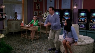 Друзья S06E01. Эпизод после Вегаса