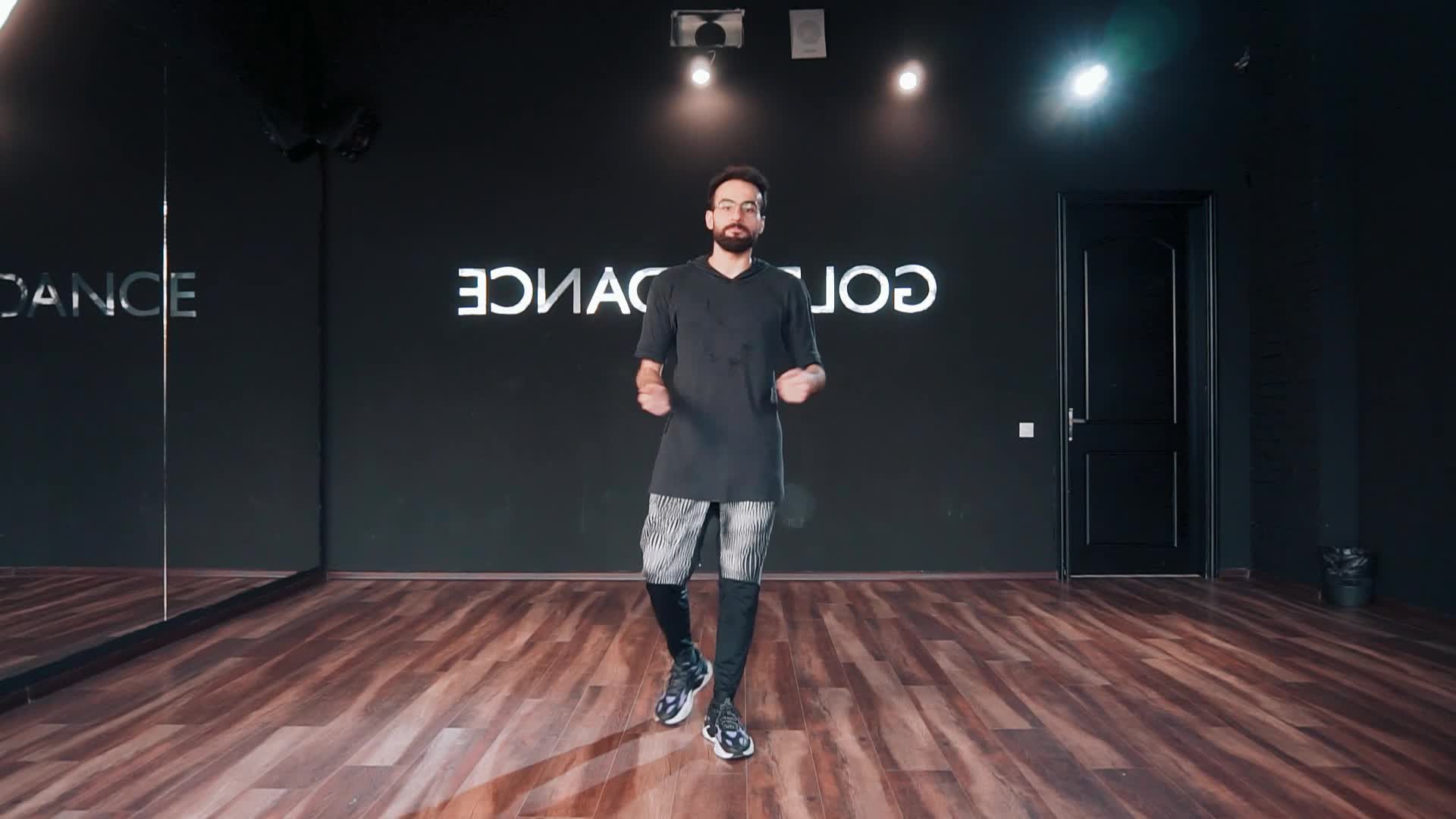 10. Волна руками